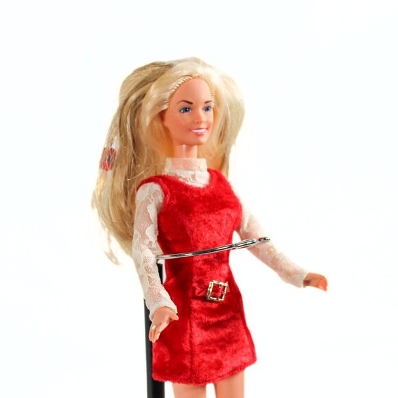 Vintage 1997 Sabrina the Teenage Witch Doll Sabrina Surprise 11" Collectors Doll - Picture 3 of 15